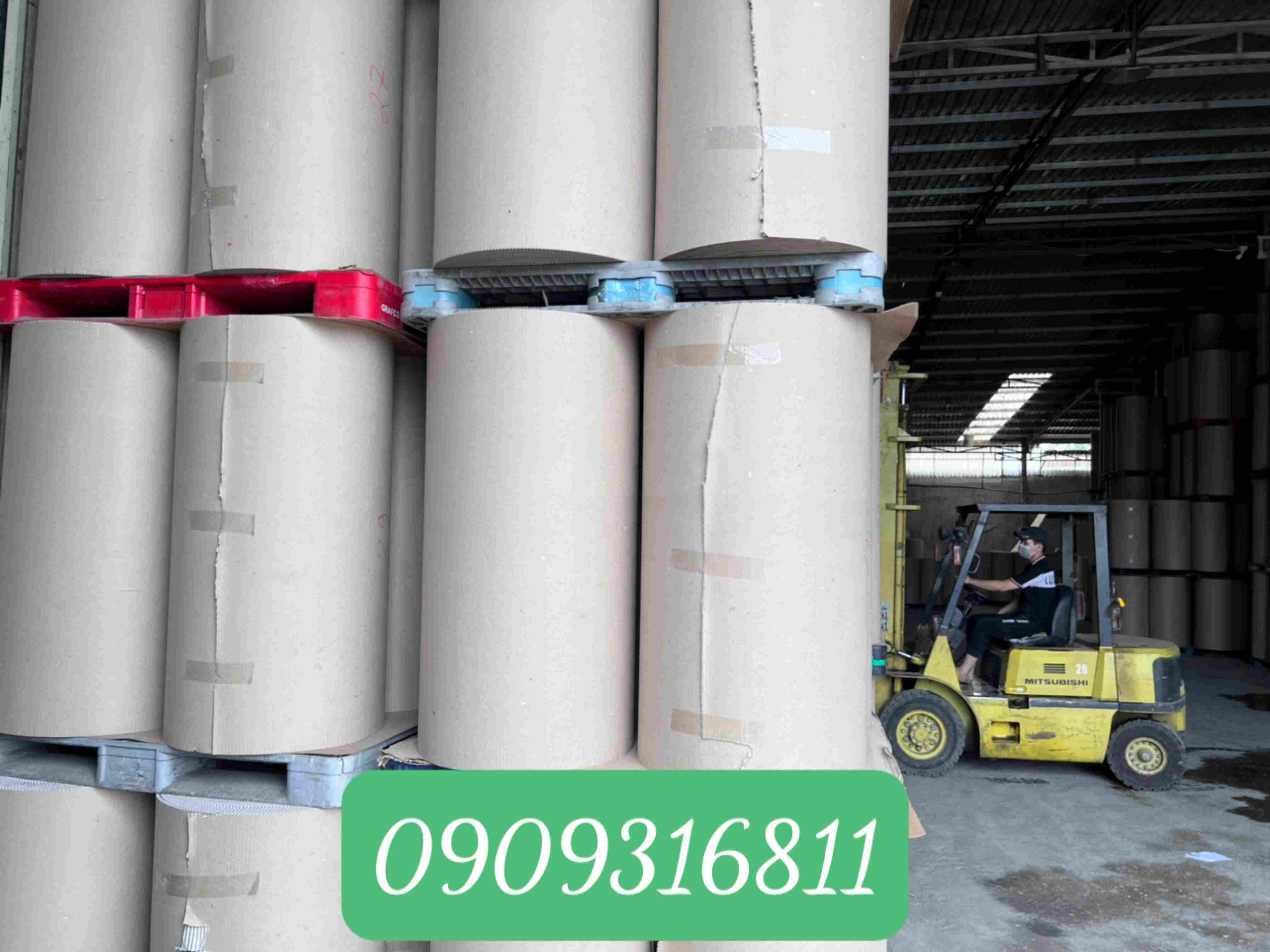 Giấy 2 lớp sử dụng trong ngành gỗ và lót palet Giấy 2 lớp sử dụng trong ngành gỗ và lót palet